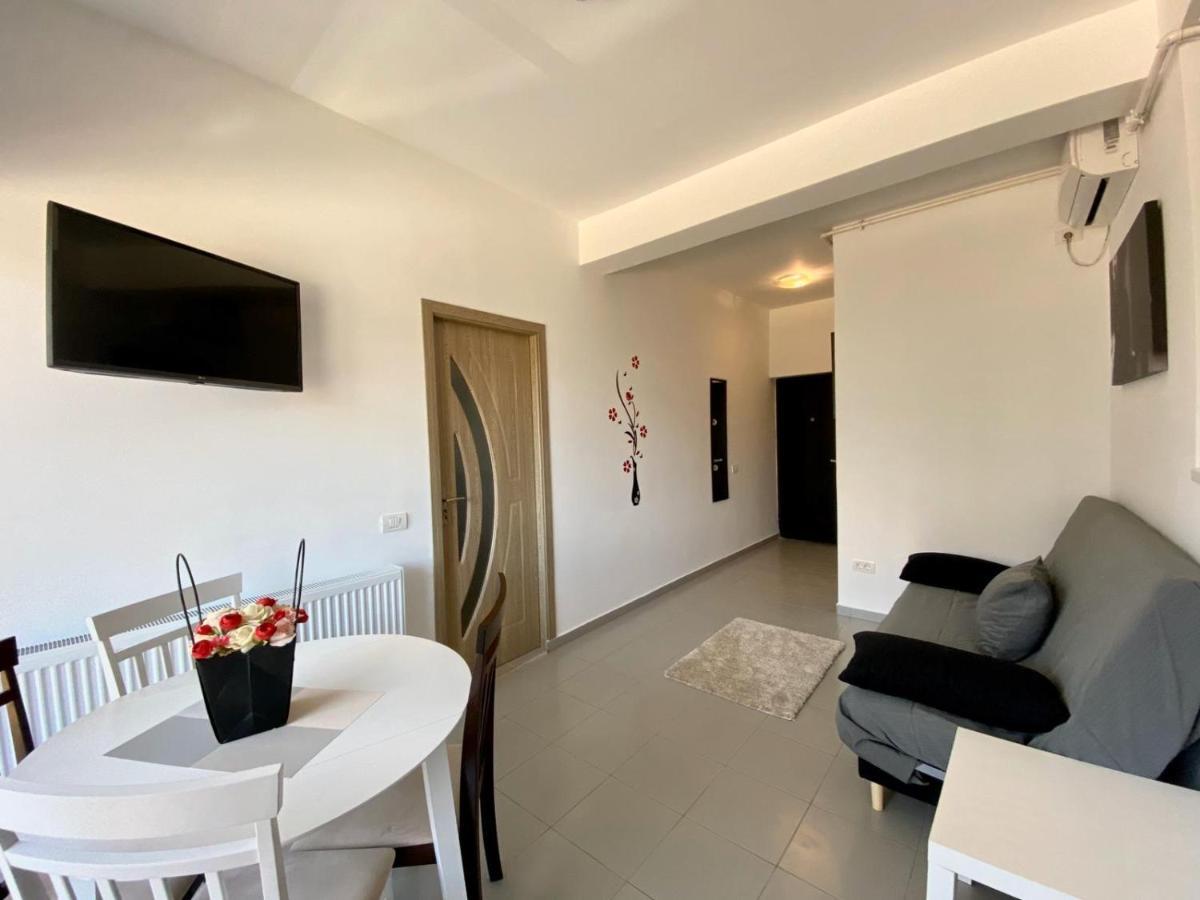 Apartment Ella D25 Mackerel *